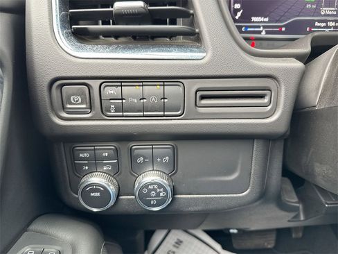 Used 2023 GMC Yukon SLT image 18