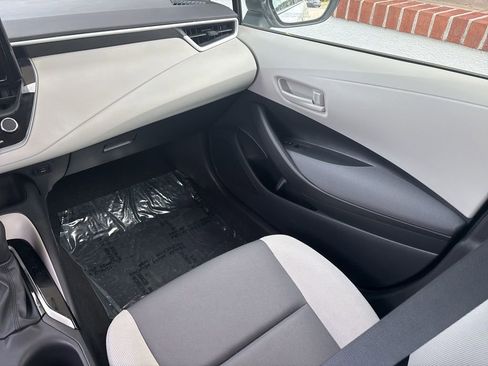Used 2023 Toyota Corolla LE FWD image 23