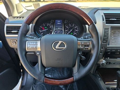 Used 2016 Lexus GX 460 w/ Premium Package image 27