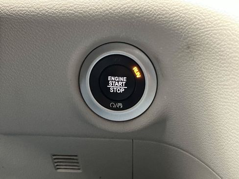 Used 2024 Chrysler Voyager LX FWD image 20