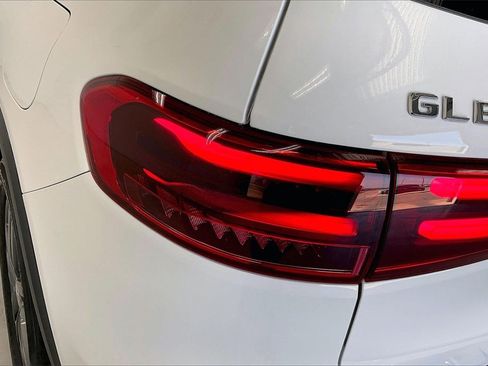 Used 2025 Mercedes-Benz GLB 250 4MATIC image 27