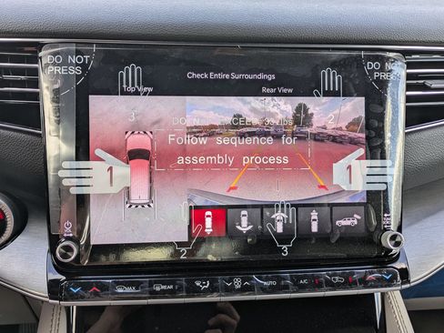 New 2025 Jeep Wagoneer Series III w/ Quick Order Package 25C Super image 14