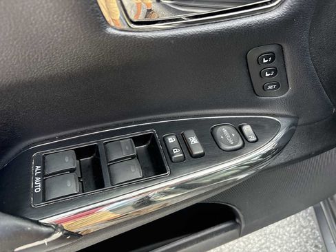 Used 2018 Toyota Avalon XLE Premium FWD image 24
