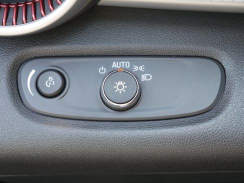 Used 2024 Chevrolet Trax RS w/ Driver Confidence Package FWD image 29