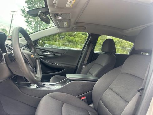 Used 2021 Chevrolet Malibu LT image 10