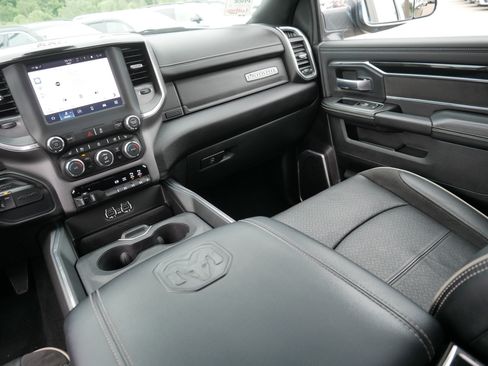 Used 2022 RAM 2500 Laramie AWD/4WD image 11
