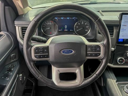 Used 2024 Ford Expedition XLT AWD/4WD image 32