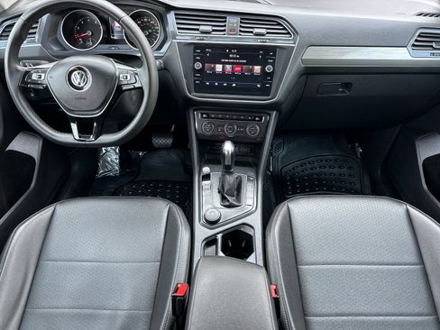 Used 2020 Volkswagen Tiguan SE AWD/4WD image 12