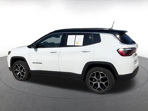 Used 2025 Jeep Compass Limited AWD/4WD image 10