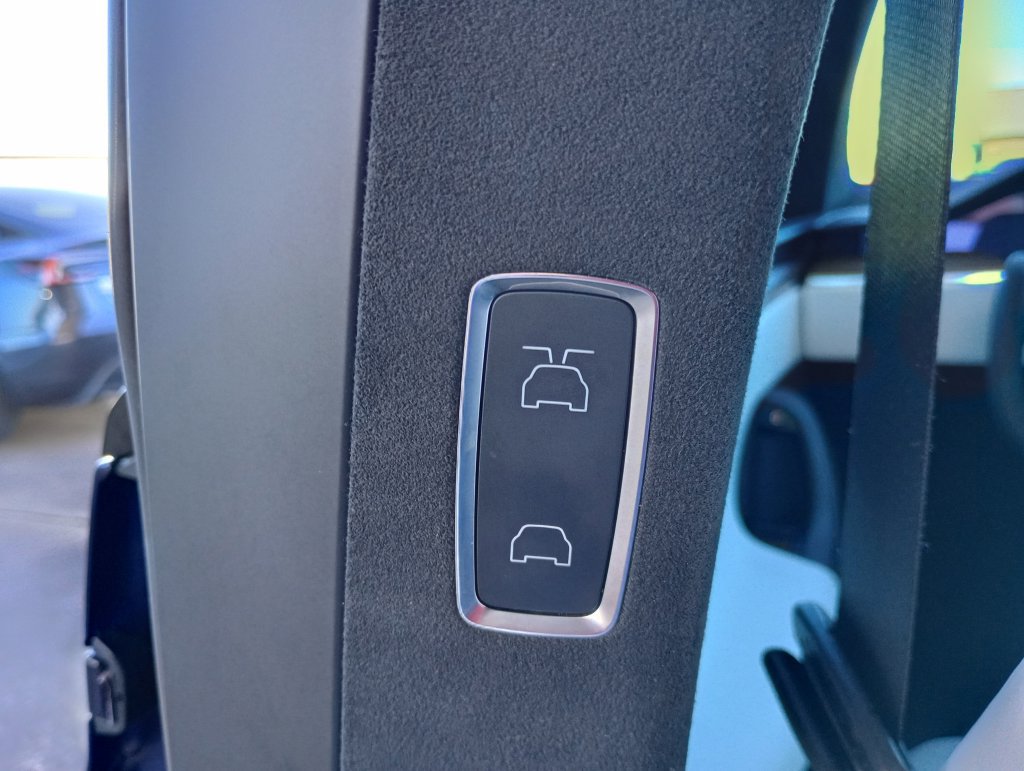 Used 2022 Tesla Model X AWD/4WD image 29