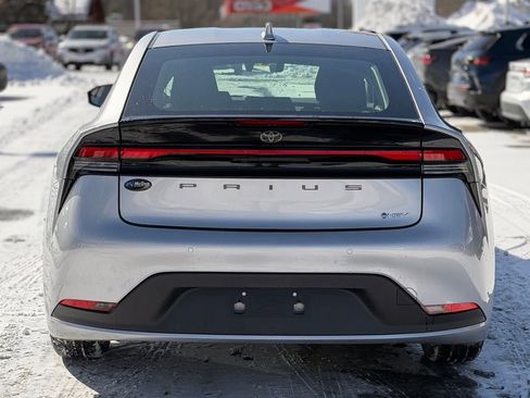 Used 2025 Toyota Prius LE image 4