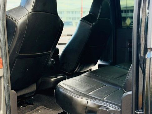 Used 2010 Ford F250 Lariat image 11