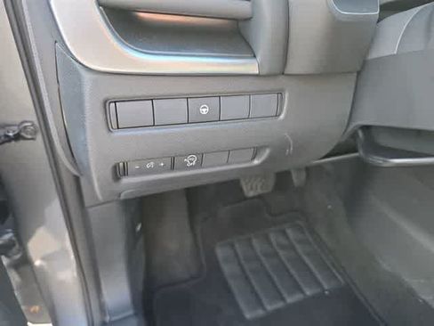 Used 2023 Nissan Rogue SV AWD/4WD image 24