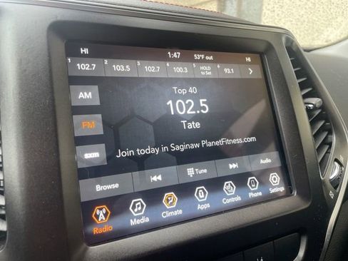 Used 2022 Jeep Cherokee Trailhawk image 8