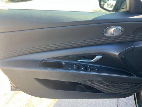 Used 2025 Hyundai Elantra SEL FWD image 11