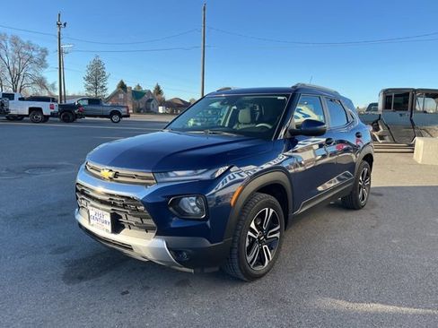 Used 2022 Chevrolet TrailBlazer LT AWD/4WD image 3