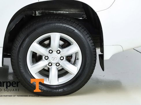 Used 2011 Lexus GX 460 image 46