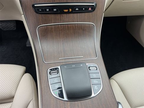Used 2022 Mercedes-Benz GLC 300 4MATIC image 27