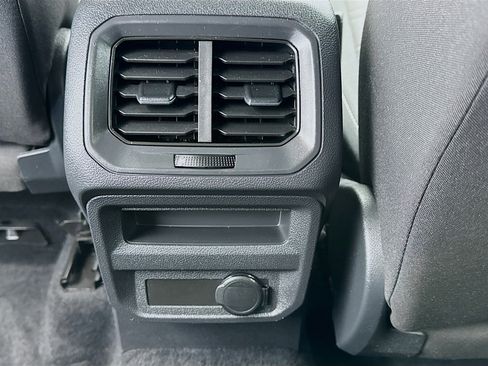 Used 2022 Volkswagen Tiguan S image 16