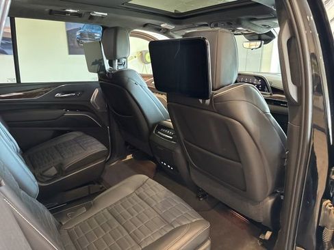 Used 2021 Cadillac Escalade Premium Luxury Platinum AWD/4WD image 15