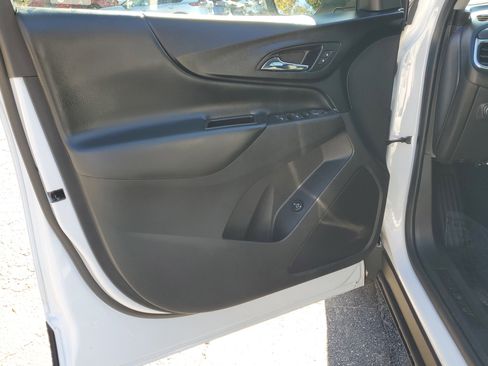 Used 2021 Chevrolet Equinox LT image 18