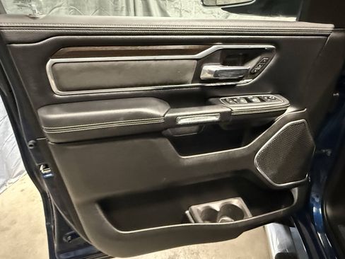 Used 2022 RAM 1500 Laramie AWD/4WD image 18