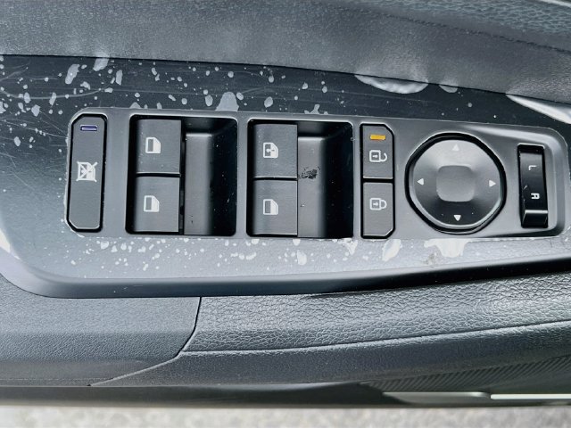New 2027 Kia Sportage LX FWD image 17