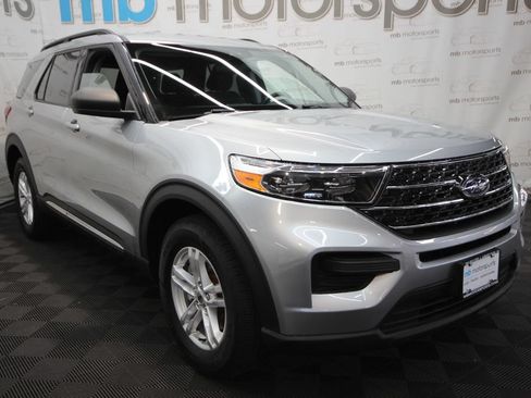 Used 2020 Ford Explorer XLT w/ Comfort Package AWD/4WD image 11