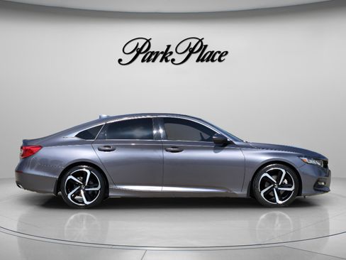 Used 2018 Honda Accord Sport image 5