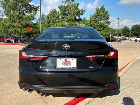 Used 2026 Toyota Camry SE FWD image 7