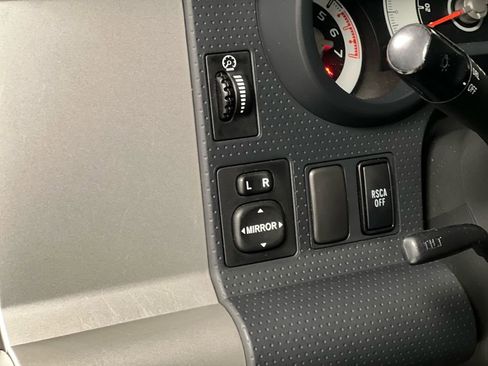 Used 2014 Toyota FJ Cruiser 4WD image 24