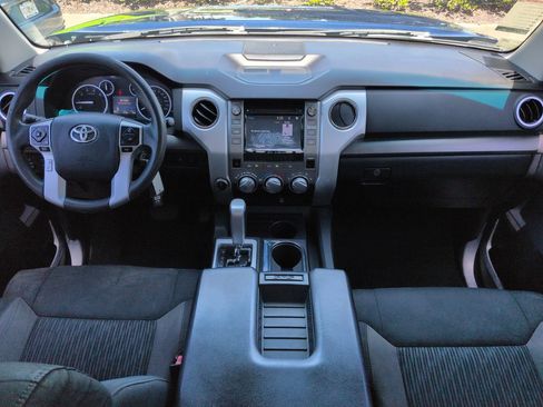 Used 2015 Toyota Tundra SR5 w/ SR5 Upgrade Package AWD/4WD image 14