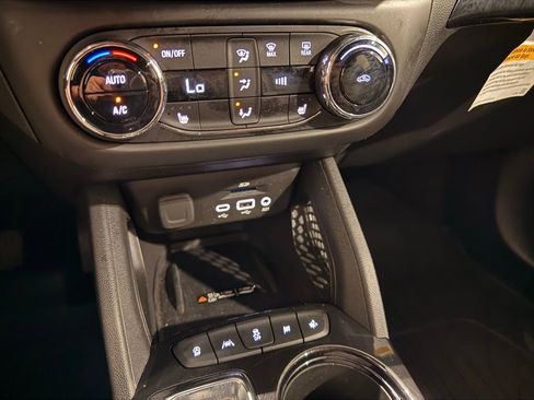 Used 2023 Chevrolet TrailBlazer ACTIV w/ Sun and Liftgate Package FWD image 26