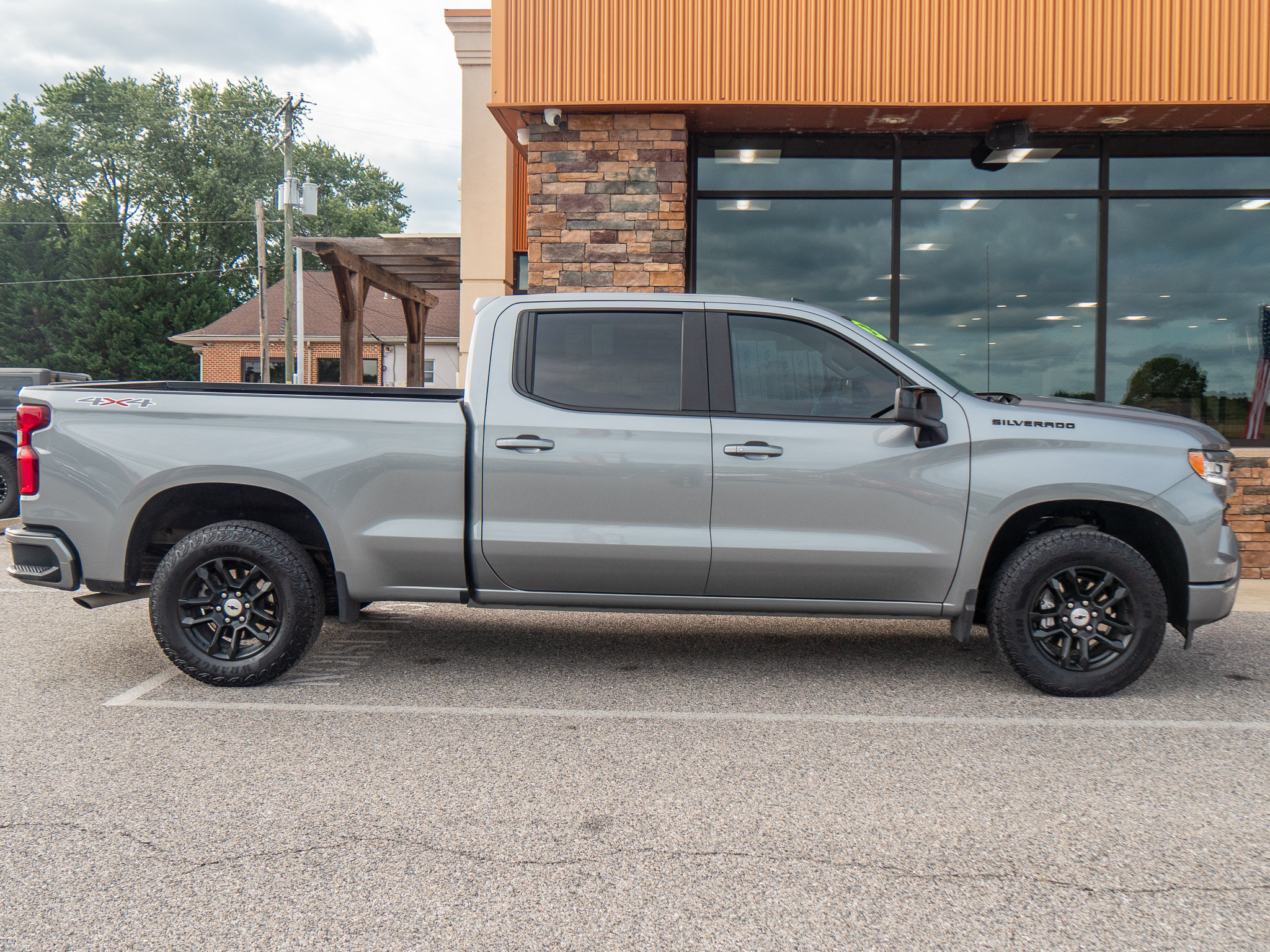 Used 2024 Chevrolet Silverado 1500 RST w/ Protection Package AWD/4WD image 2