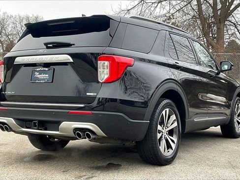 Used 2020 Ford Explorer Platinum w/ Premium Technology Package image 13
