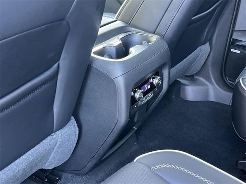 New 2026 GMC Acadia Denali w/ Super Cruise Package image 27