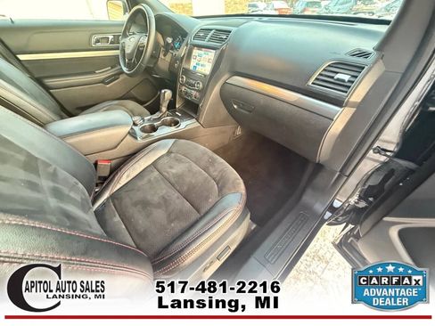 Used 2019 Ford Explorer XLT w/ Equipment Group 202A AWD/4WD image 23