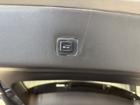 Used 2018 Chevrolet Traverse LT AWD/4WD image 6