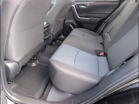 Used 2025 Toyota RAV4 XLE AWD/4WD image 10