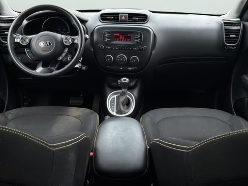 Used 2014 Kia Soul + FWD image 16