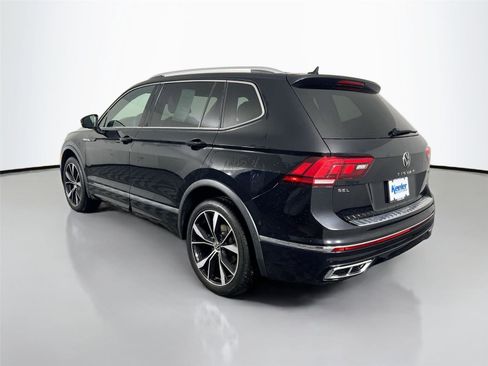 Used 2022 Volkswagen Tiguan SEL R-Line image 4
