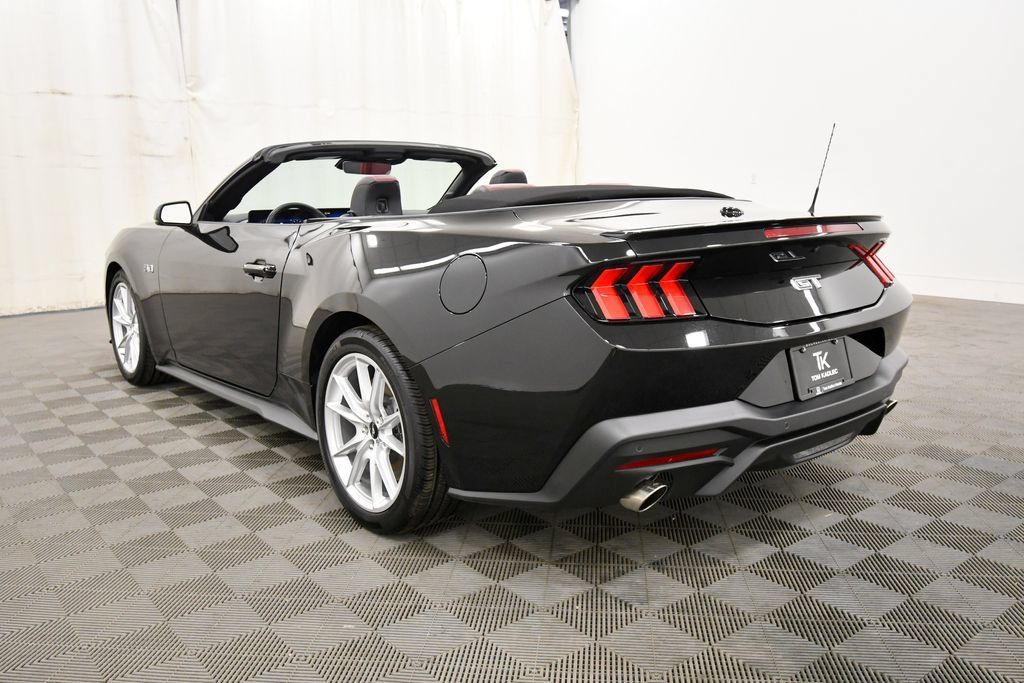 Used 2025 Ford Mustang GT Premium RWD image 5