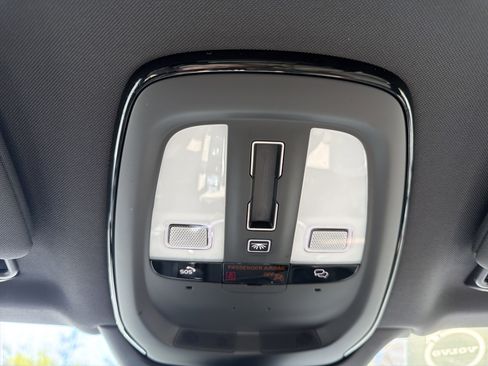 Certified 2025 Volvo XC90 B5 Plus image 64