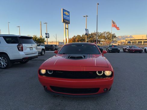 Used 2016 Dodge Challenger R/T image 7