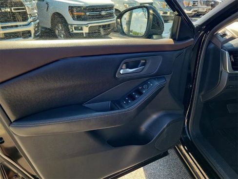 Certified 2022 Nissan Rogue SV image 23