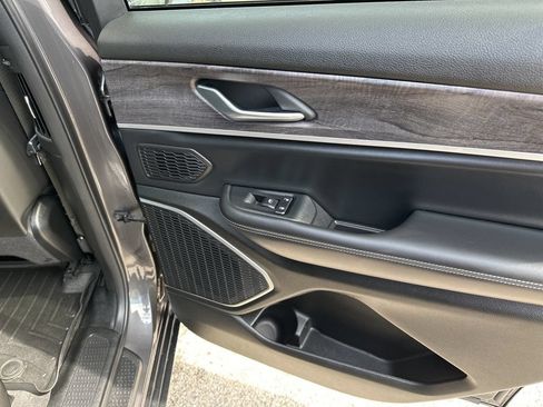 Used 2022 Jeep Grand Cherokee L Limited AWD/4WD image 20