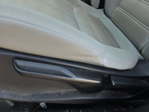Used 2018 Honda CR-V LX image 11