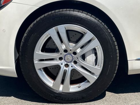 Used 2017 Mercedes-Benz S 550 Sedan image 27