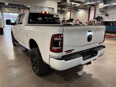 Certified 2024 RAM 2500 Big Horn w/ Night Edition AWD/4WD image 27