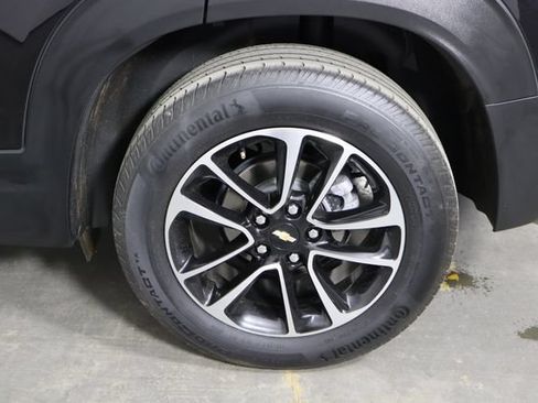 Used 2024 Chevrolet TrailBlazer LT FWD image 32